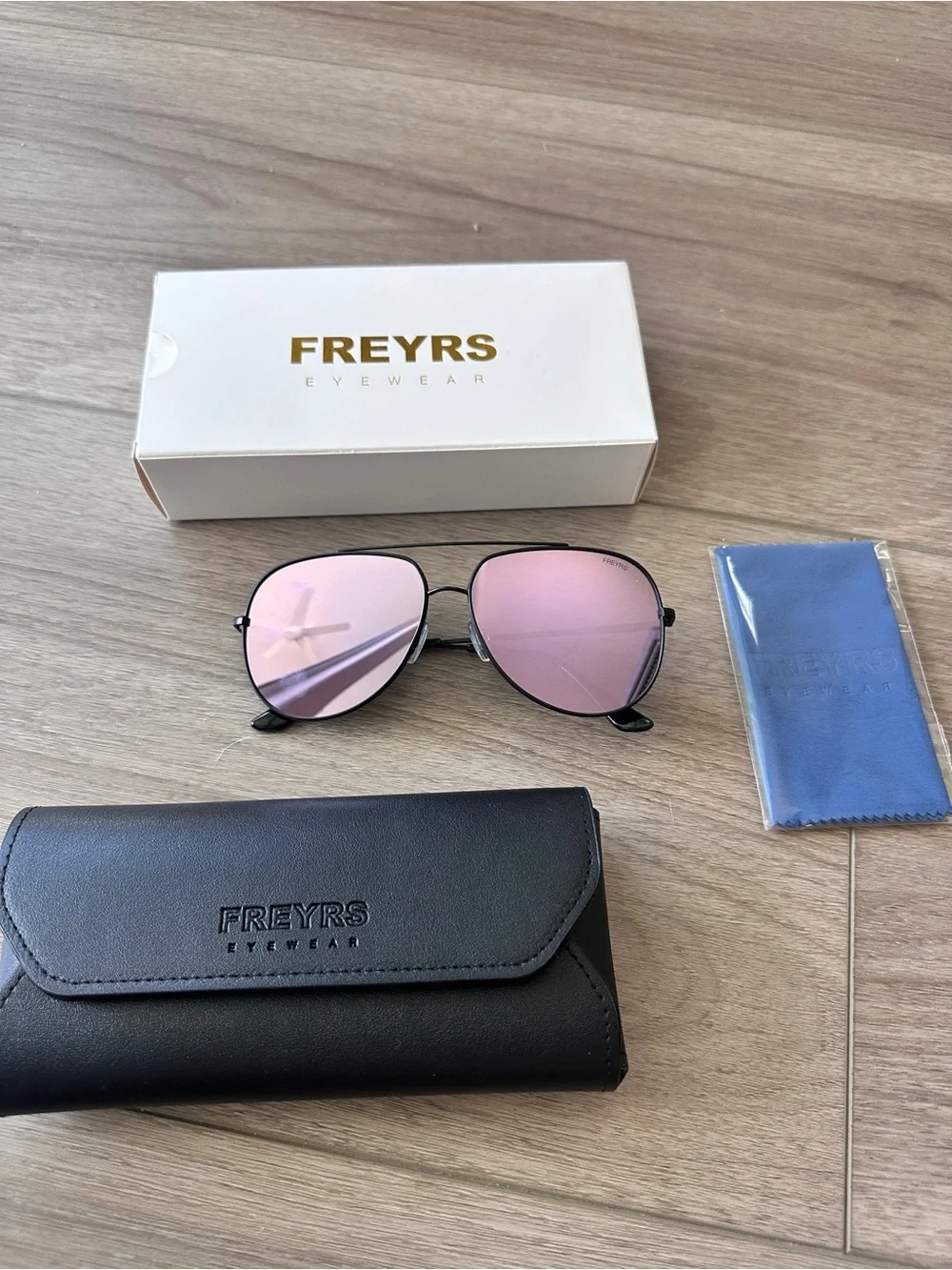 FREYRS Eyewear Black Aviator Sunglasses Pink Mirrored Lenses + Case - Brand New